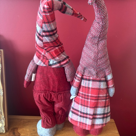 🎁Holiday Gnomes - Set of 2 (NEW) - Picture 5 of 8
